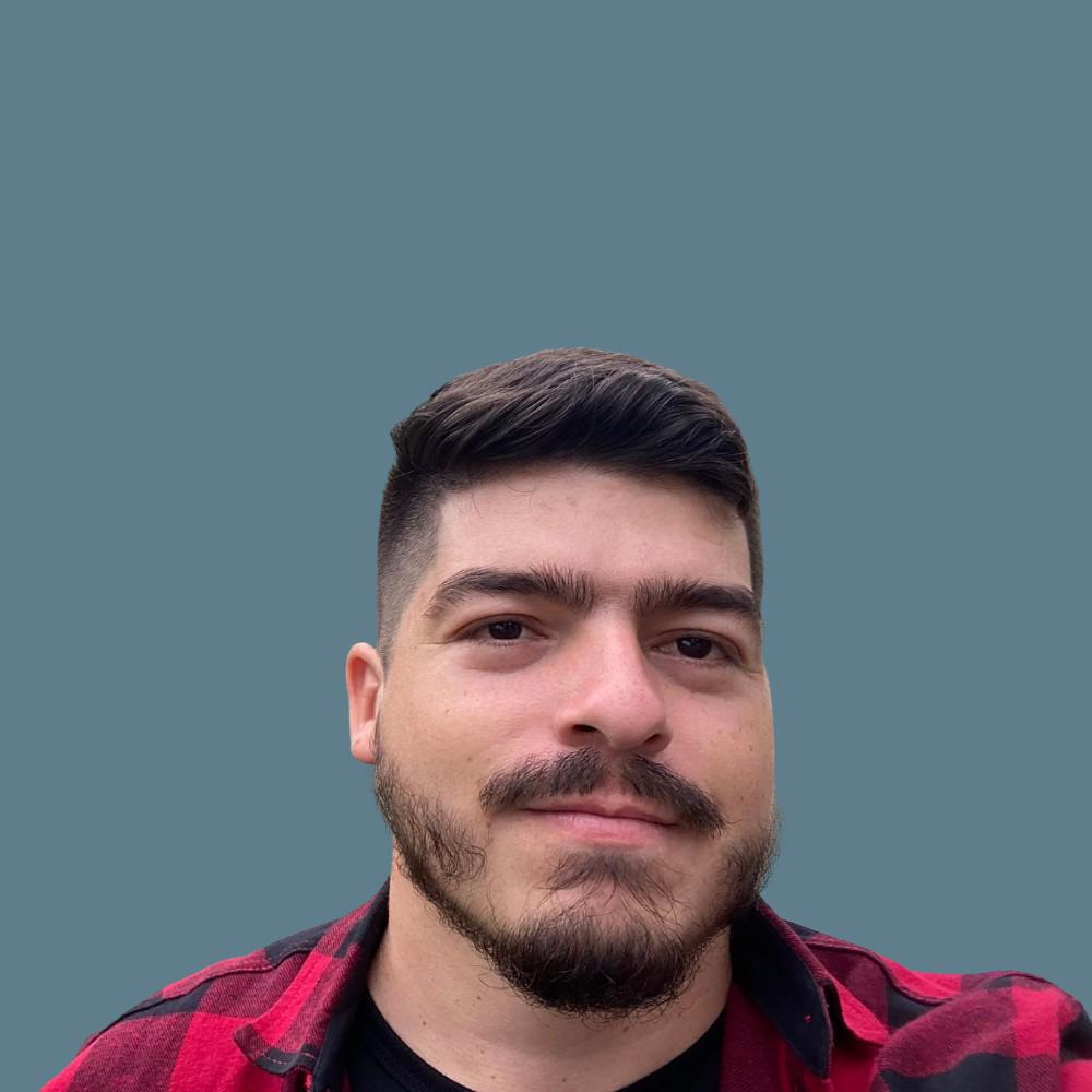 Andrei de Freitas, desenvolvedor web, programando em PHP